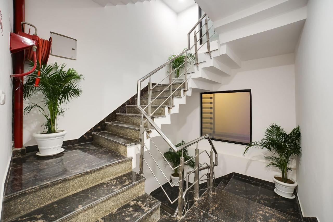 Oyo Townhouse 019 Anand Vihar Hotel Nova Deli Exterior foto